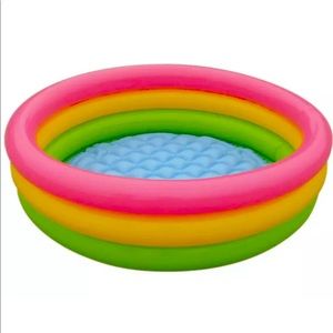 Kids inflatable pool